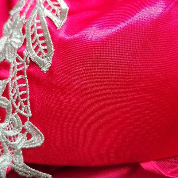 NWT Flora by Flora Nikrooz Stella Satin Red Long Night Gown & Robe Set - Picture 15 of 16